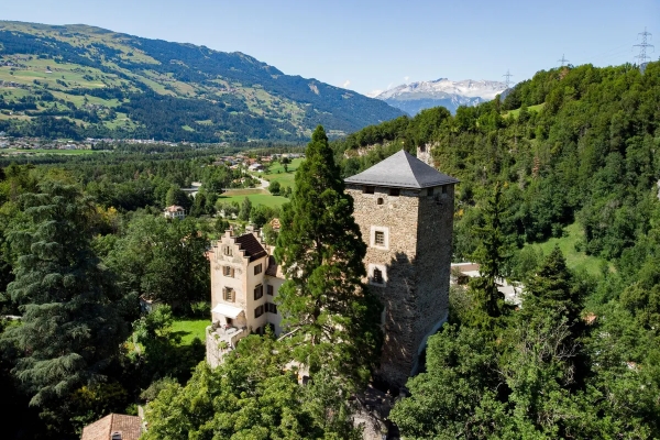 Herrenhäuser, Festungen und Burgen im Domleschg