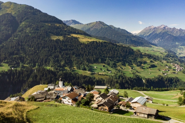 Wandertrophy: Da la Surselva sur il cunfin linguistic en la Val Stussavgia